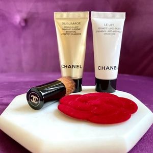 CHANEL Skincare,Travel brush, Velvet Camillia